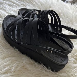 WOMEN'S CROCS BROOKLYN STRAPPY LOW WEDGE